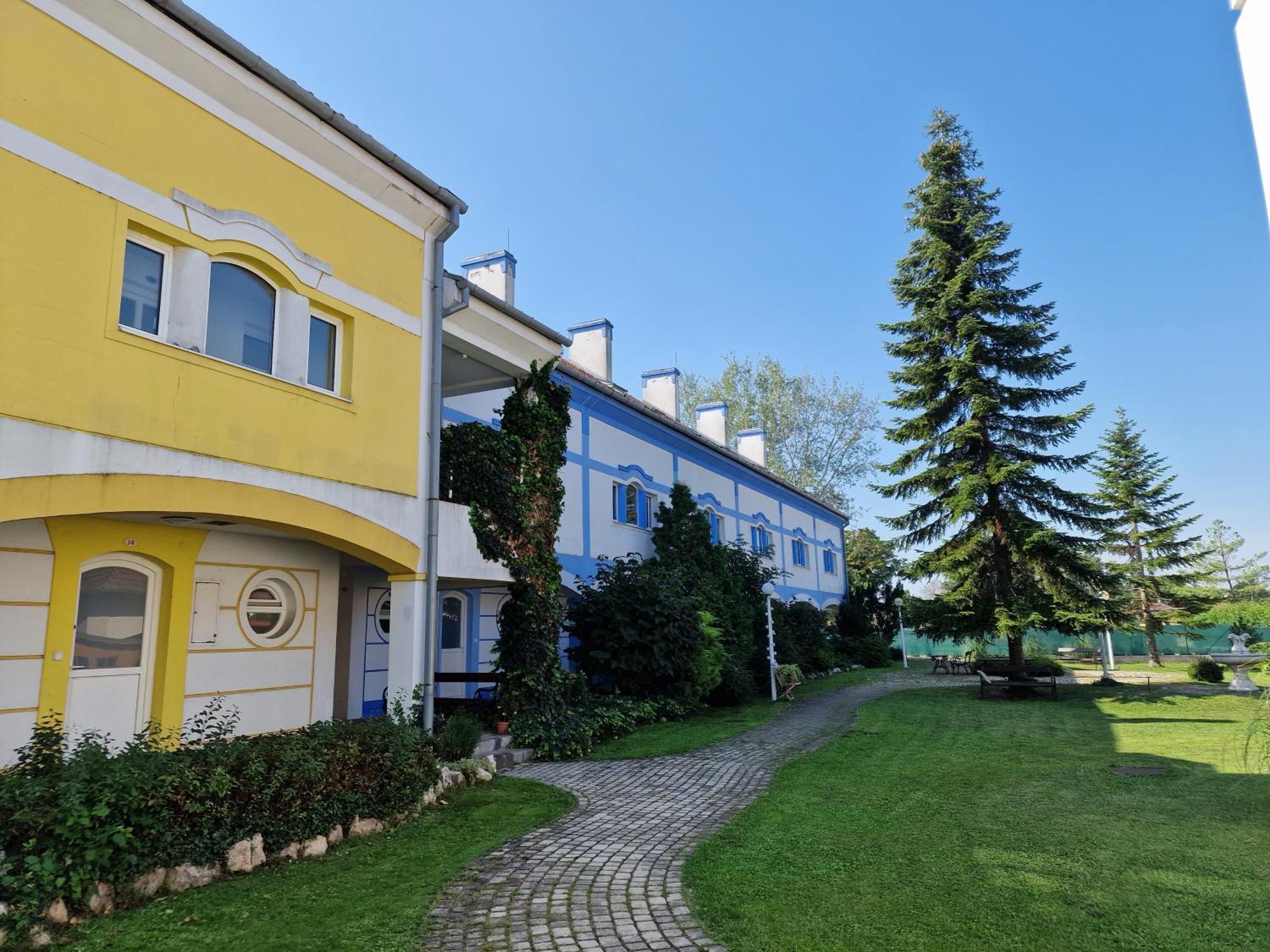 Rozina Apartman Mosonmagyaróvár Zewnętrze zdjęcie